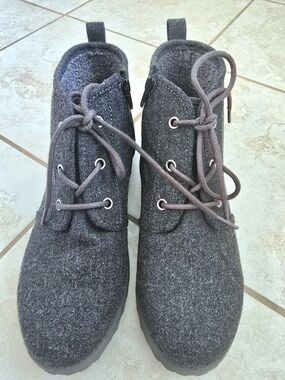 Jellypop Dark Gray Lace-Up Wool-Texture Ankle Boots